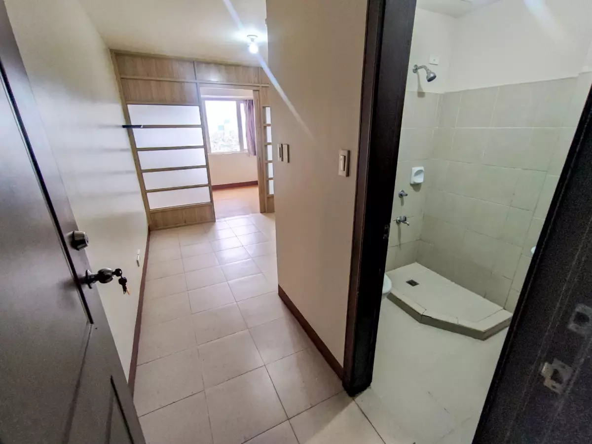 1BR BARE UNIT FOR SALE at Ridgewood Towers   - photo 5