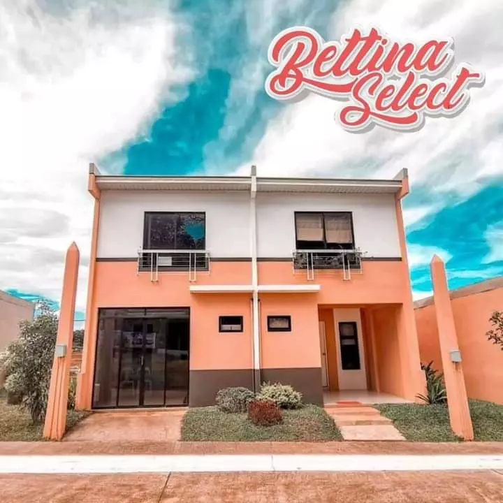 Bettina Select