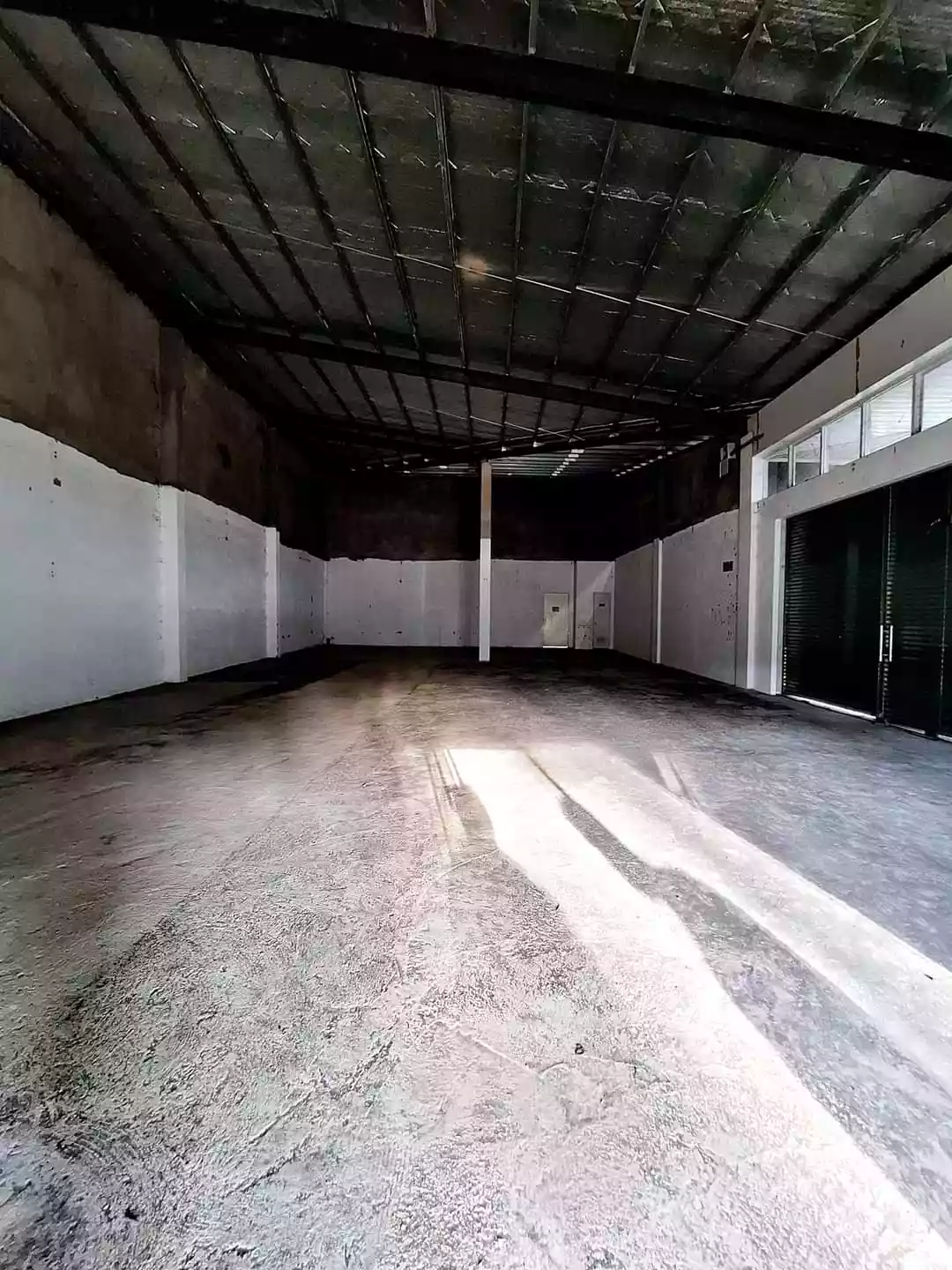 COMMERCIAL SPACE FOR RENT - photo 2