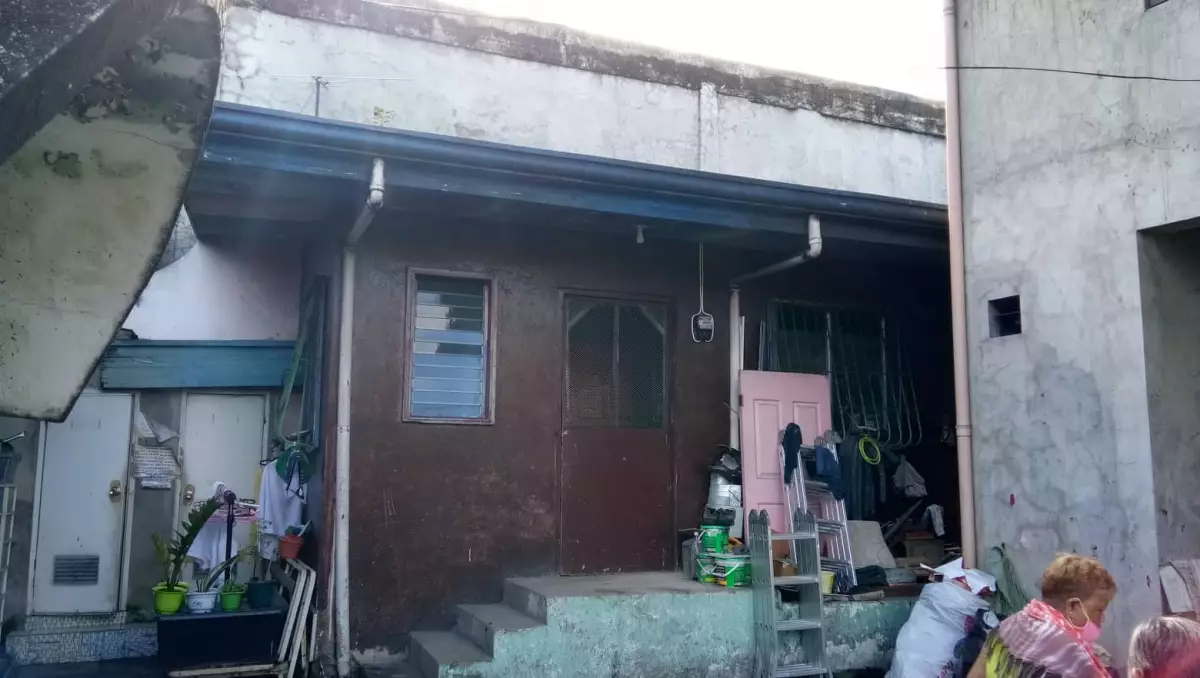 For sale House and Lot  - photo 3