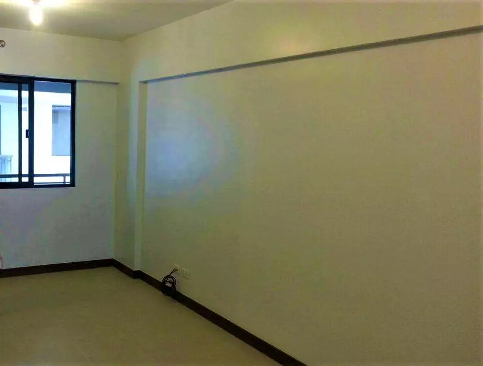 Pre-owned 2 BR Condo at Birchwood Acacia Estates Taguig City — 2 Bedrooms in Acacia Avenue, Taguig, Metro Manila — Photo 3