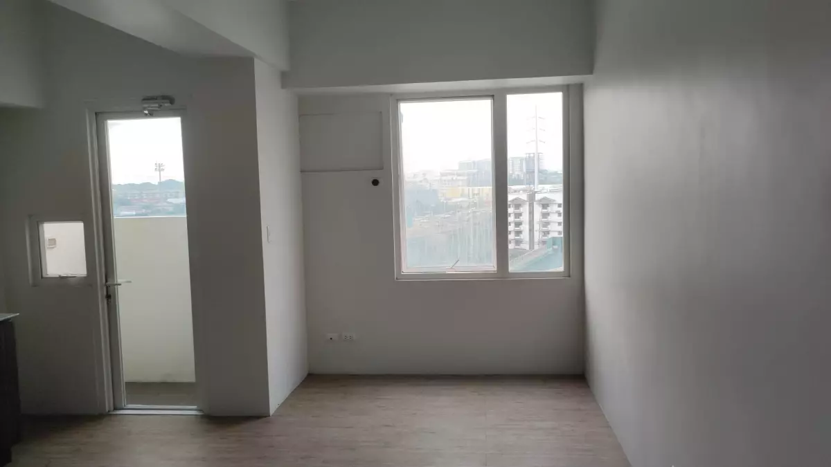 RUSH SALE VERY NICE LOCATION 1BR CONDO UNIT FULLY PAID DOWN PAYMENT - photo 4