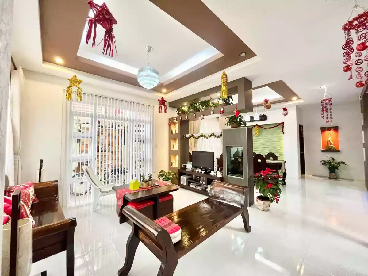 6BR COUNTRY STYLE HOUSE & LOT FOR SALE in Baguio City  