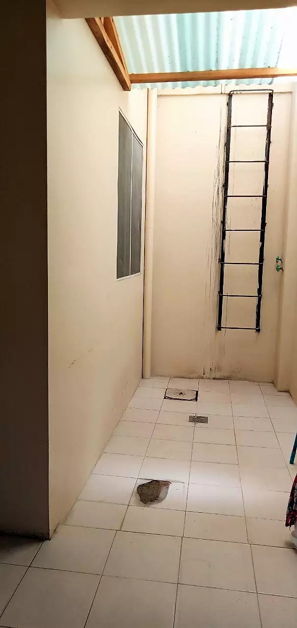  Semi furnished Gated house with Mini  garden and garage that can fit 2 cars in Mabolo Cebu - photo 7