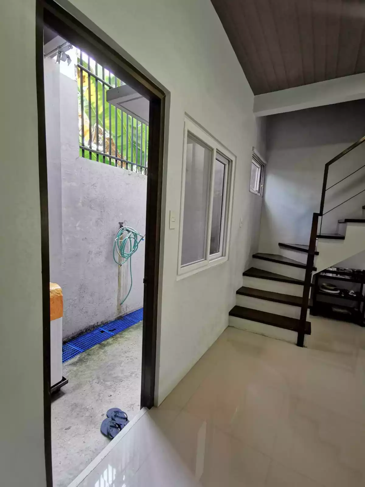 Open photo 19 of 31 — Fully Furnished Townhouse inside Subdivision near Mactan Newtown for Sale