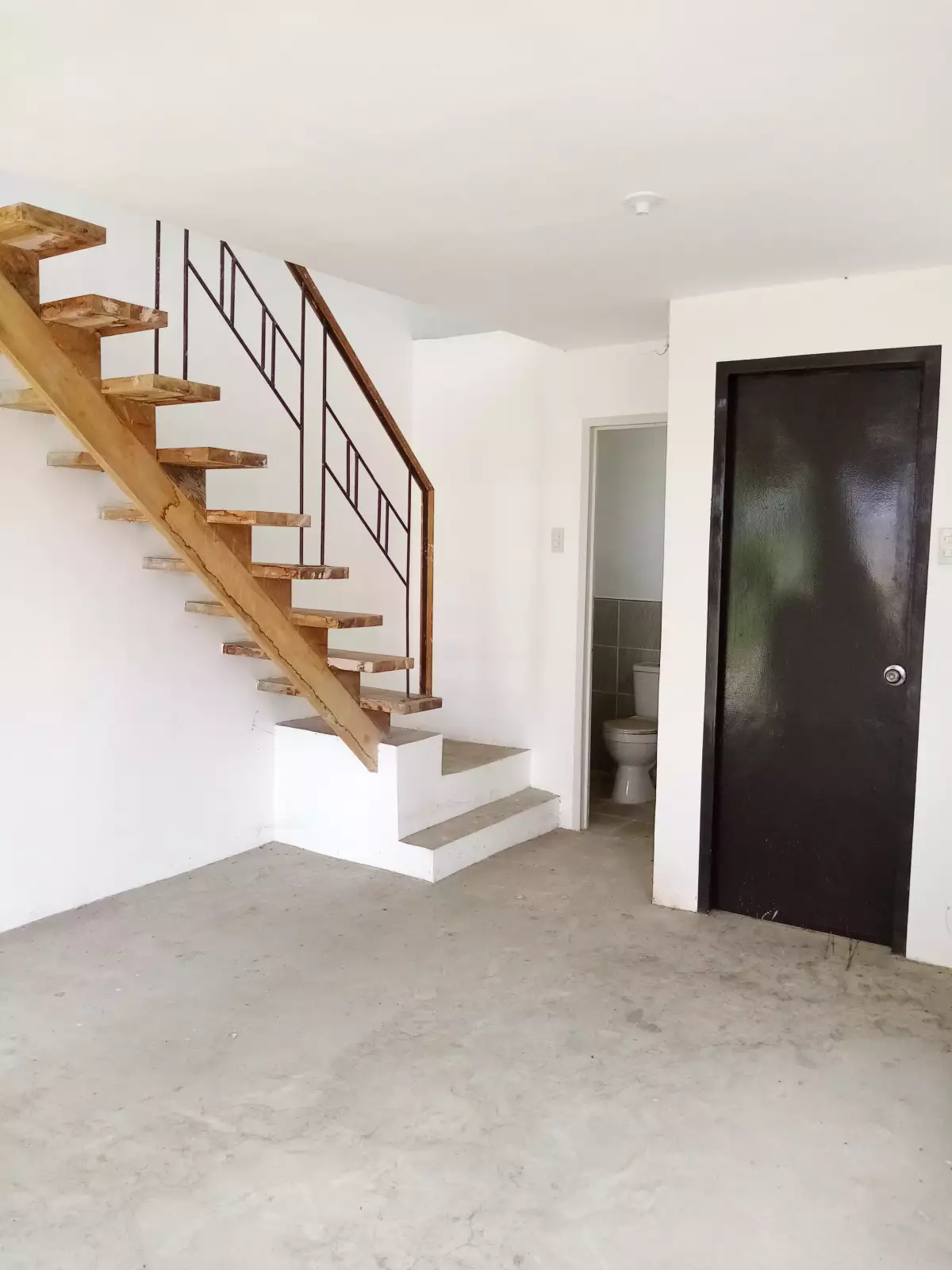 FOR SALE /ASSUME BRAND NEW 2STOREY HOUSE AND LOT IN EVISSA SUBDIVISION  - photo 6