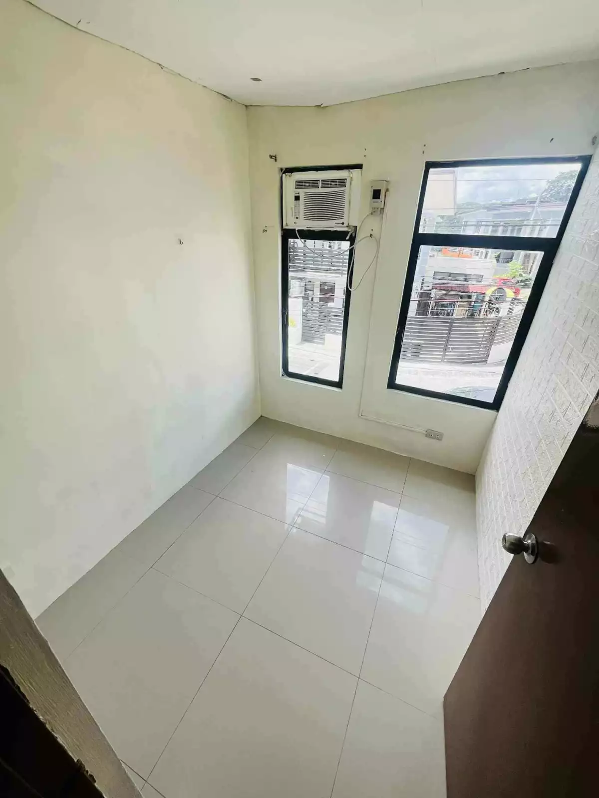 AFFORDABLE HOUSE & LOT AT CASAMIRA LINAO MINGLANILLA — House and Lot in Minglanilla, Cebu, Philippines — Photo 6