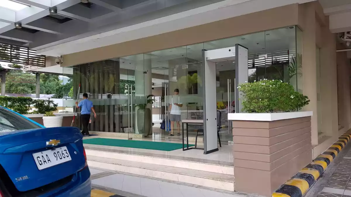 3 Bedroom Unit in Padgett Place — 3 Bedrooms in Molave Street, Cebu City, Central Visayas — Photo 7