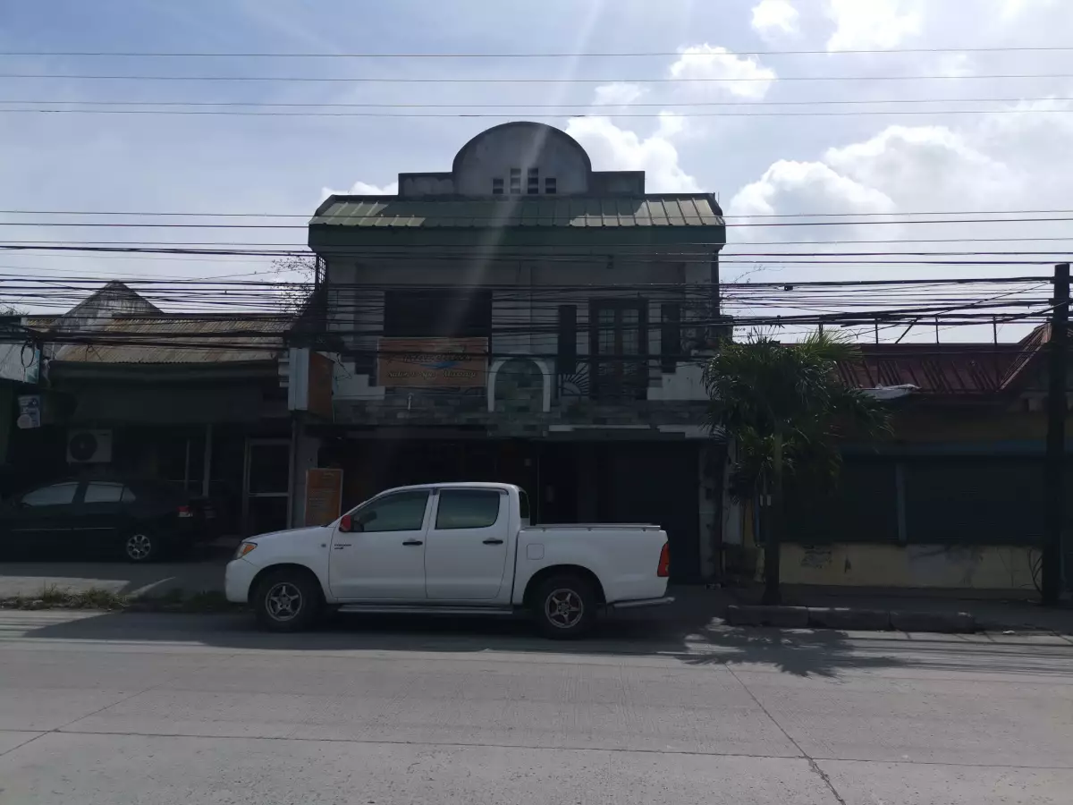 152sqm Two Storey Commercial Residential Building with Salon.  - photo 3