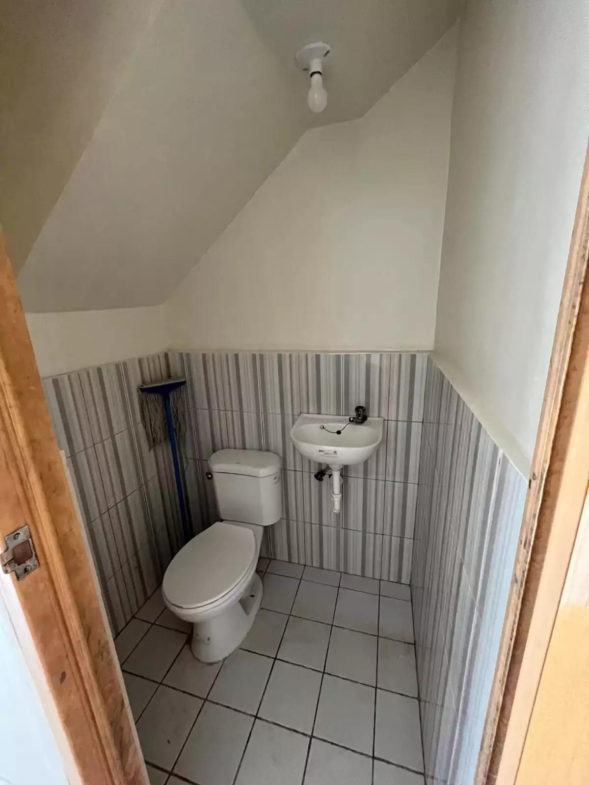 House for rent in Casamira Linao Talisay, City Cebu — Townhouse in Cebu, Philippines — Photo 2