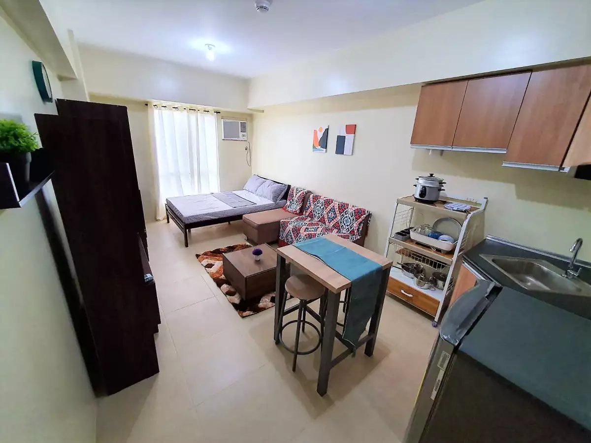 For rent  fully furnished studio type in  Avida Riala Tower 3 inside IT park - photo 2