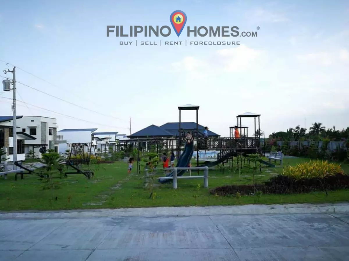 Carlo Unit at Windsor Heights - photo 3