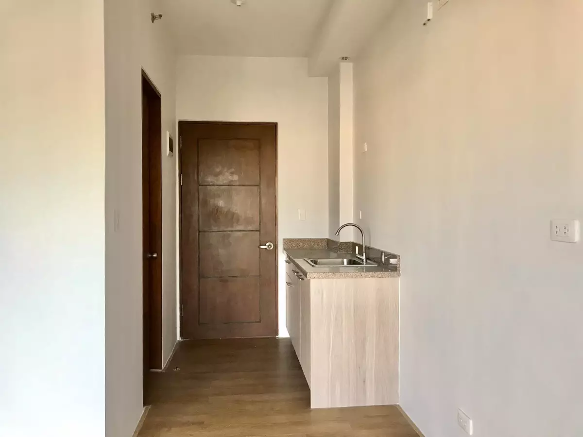 FOR LONG TERM (BARE UNIT) FOR RENT: STUDIO IN MESATIERRA GARDEN RESIDENCES — Studio in Davao City — Photo 5