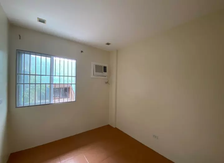 Unfurnished Townhouse/apartment for rent  - photo 2