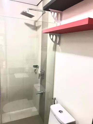 Ayala Solinea Tower2 1BR 43sqm 11thP window view Roads n Mall include Dinning, Kichenete, Bedroom Set, Hotcold shower, Wifi n Phone, good for office - photo 5