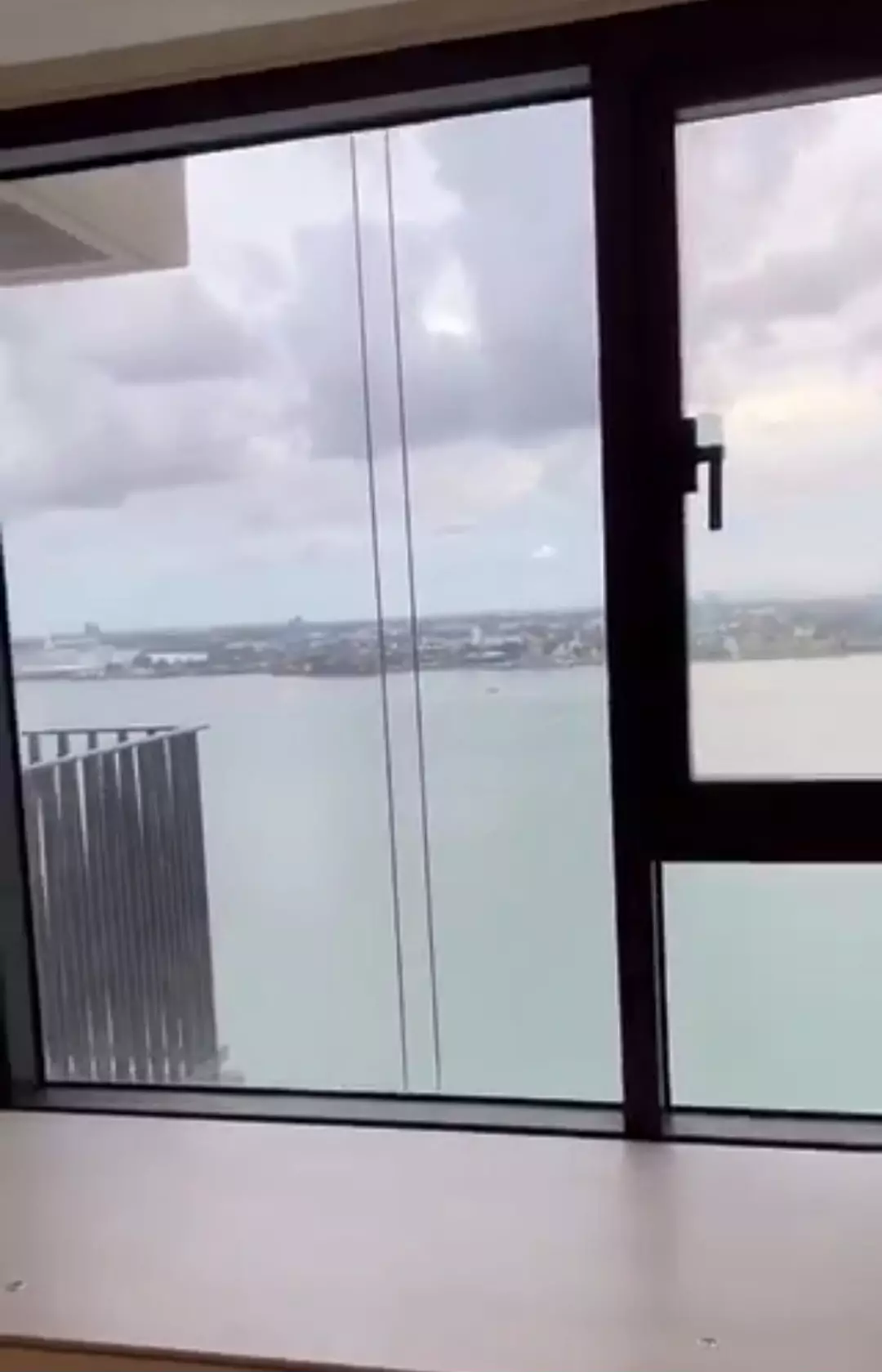 2 Bedroom Mandani Bay Tower 1 for Sale — 2 Bedrooms in F.E. Zuellig Avenue, Mandaue City, Philippines — Photo 2