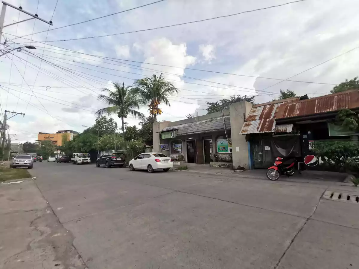 467sqm Commercial /Residential with Office and store  - photo 4