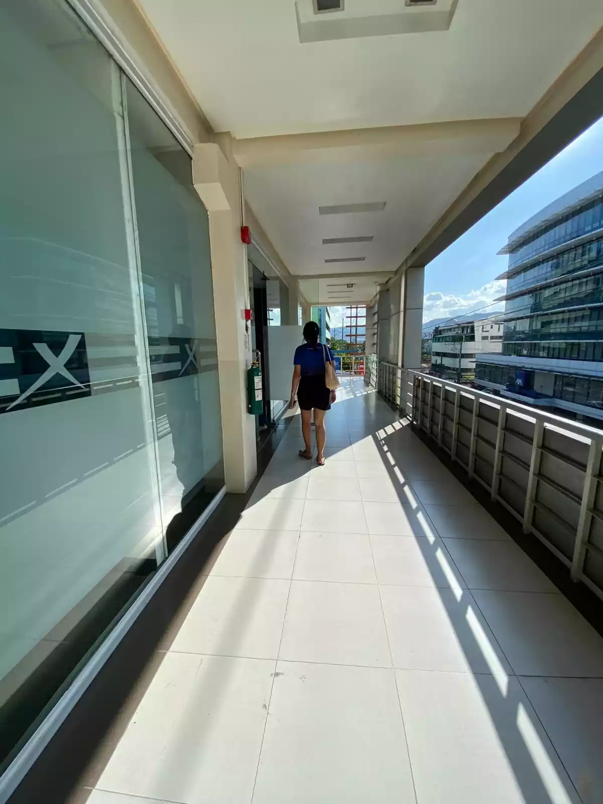 COMMERCIAL / OFFICE SPACE FOR RENT IN ESCARIO (ALONG THE ROAD) — Space in North Escario Street, Capitol, Cebu City — Photo 4