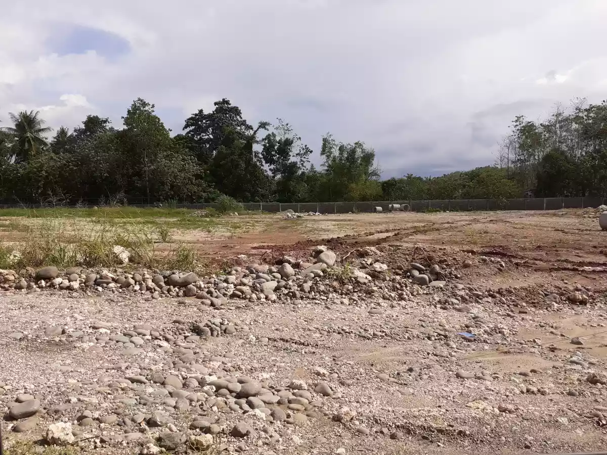 Commercial Lot @ lumbia CDO along the high way infront of Justine Heights — Space in Cagayan de Oro, Misamis Oriental, Philippines — Photo 2