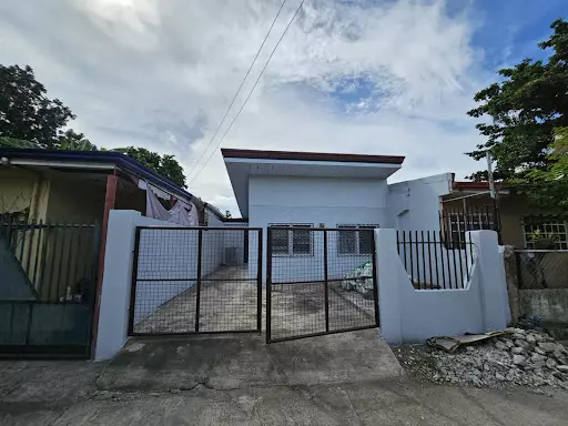 TWO BEDROOM BUNGALOW HOUSE IN LAPU-LAPU CITY — House and Lot in Lapu-Lapu City, Cebu, Philippines — Photo 2