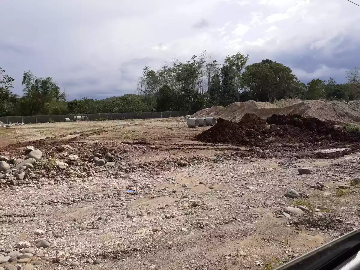 Commercial Lot @ lumbia CDO along the high way infront of Justine Heights — Space in Cagayan de Oro, Misamis Oriental, Philippines — Photo 4