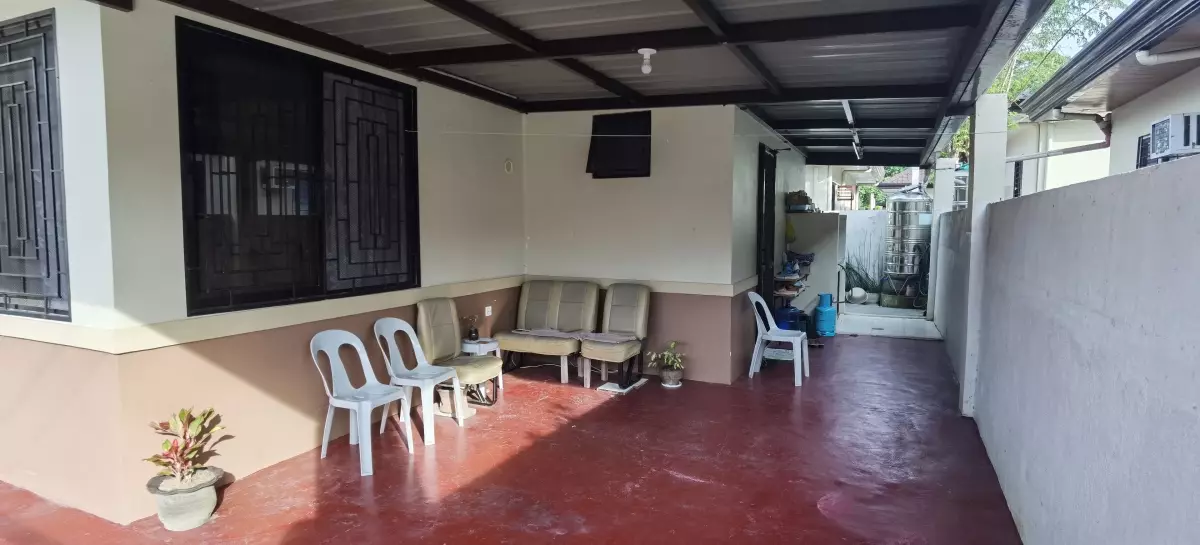 bungalow house and lot - photo 3
