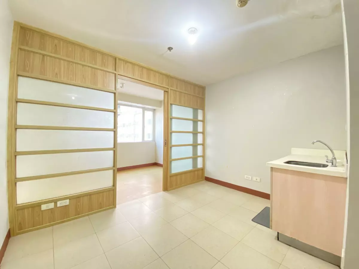 SUPERIOR 1BR UNIT FOR LEASE AND SALE at Ridgewood Towers — 1 Bedroom in Carlos P. Garcia Avenue, Taguig, Metro Manila — Photo 3