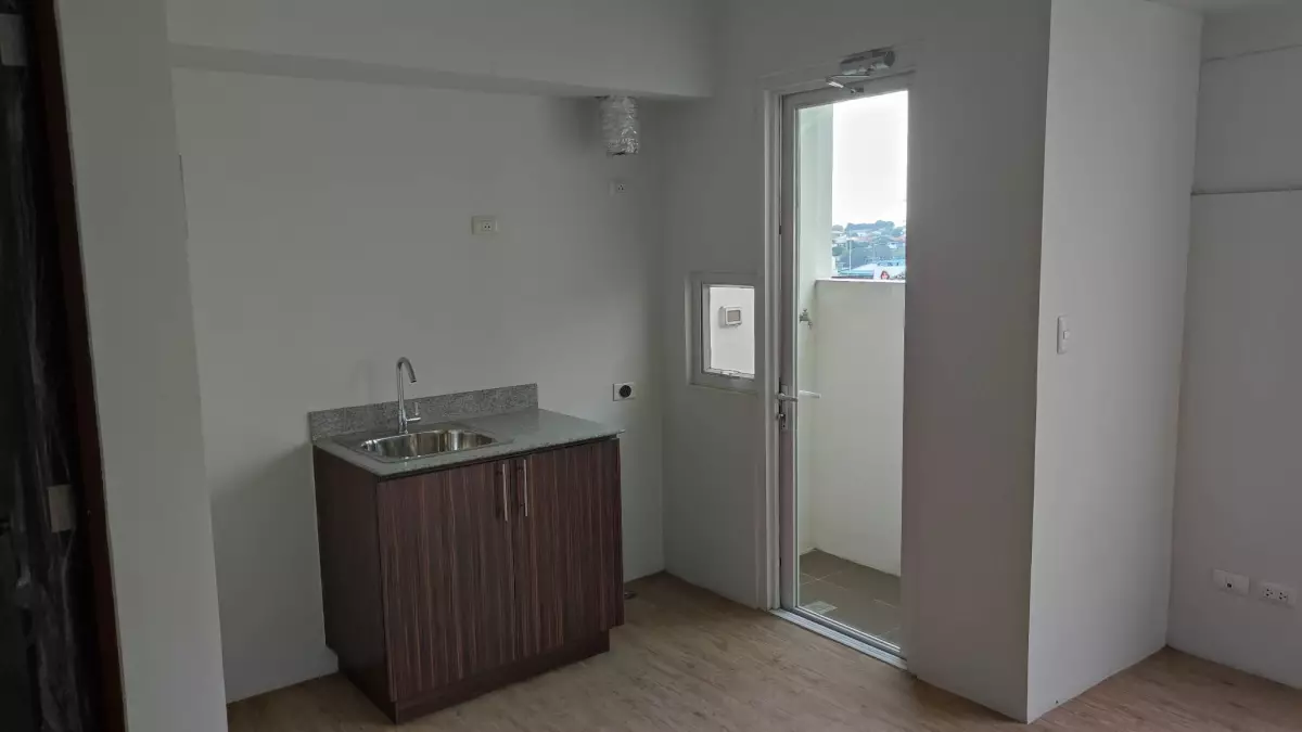 RUSH SALE VERY NICE LOCATION 1BR CONDO UNIT FULLY PAID DOWN PAYMENT - photo 5