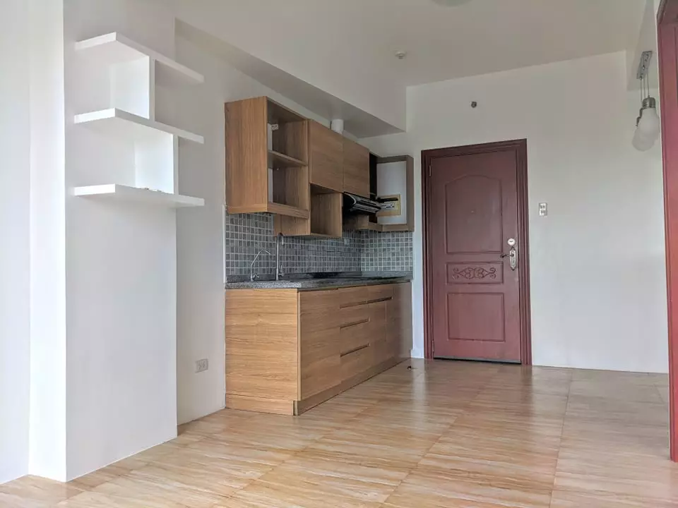 1BR Condo with Parking for Sale - photo 6