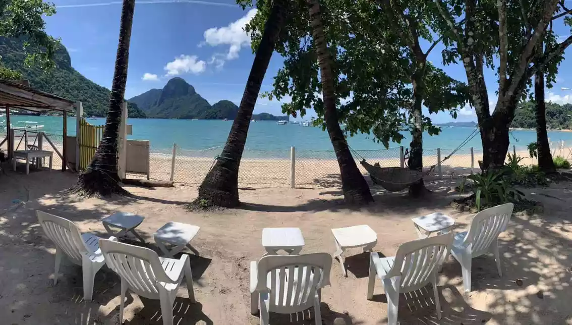 2 BR COTTAGE BEACHFRONT FOR SALE IN THE HEART OF ELNIDO, PALAWAN — Beach Lot in El Nido, Palawan, Philippines — Photo 4
