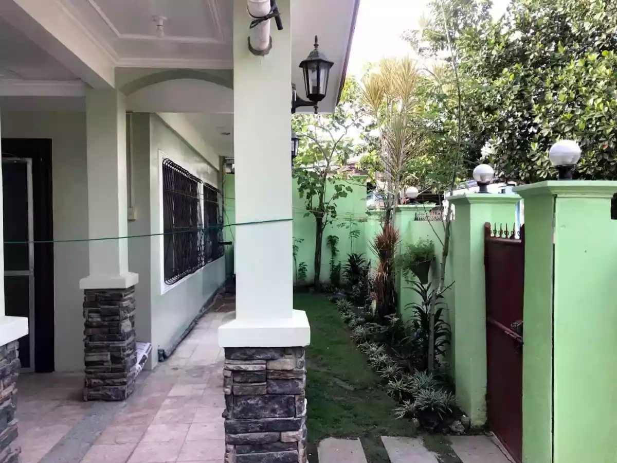 Bungalow House for Rent! 