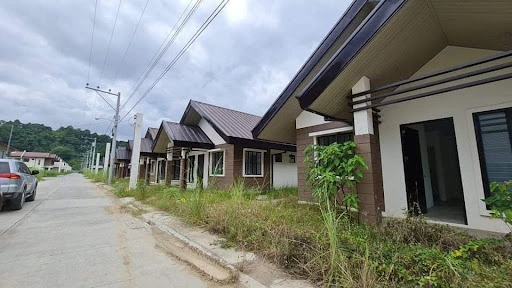 FOR ASSUME NARRA PARK BUNGALOW UNIT — House and Lot in Buhangin, Davao City, Davao del Sur — Photo 2