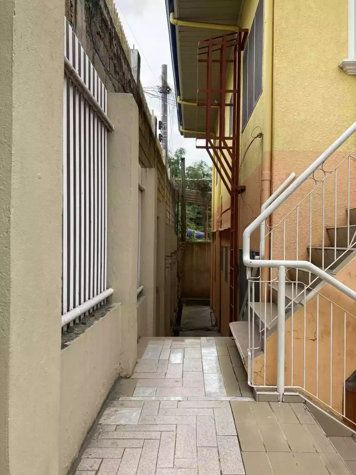APARTMENT WITH COMMERCIAL SPACE FOR SALE - photo 4