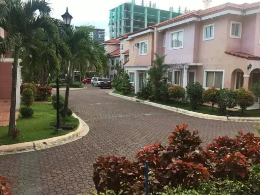 Open photo 12 of 17 — Townhouse for sale