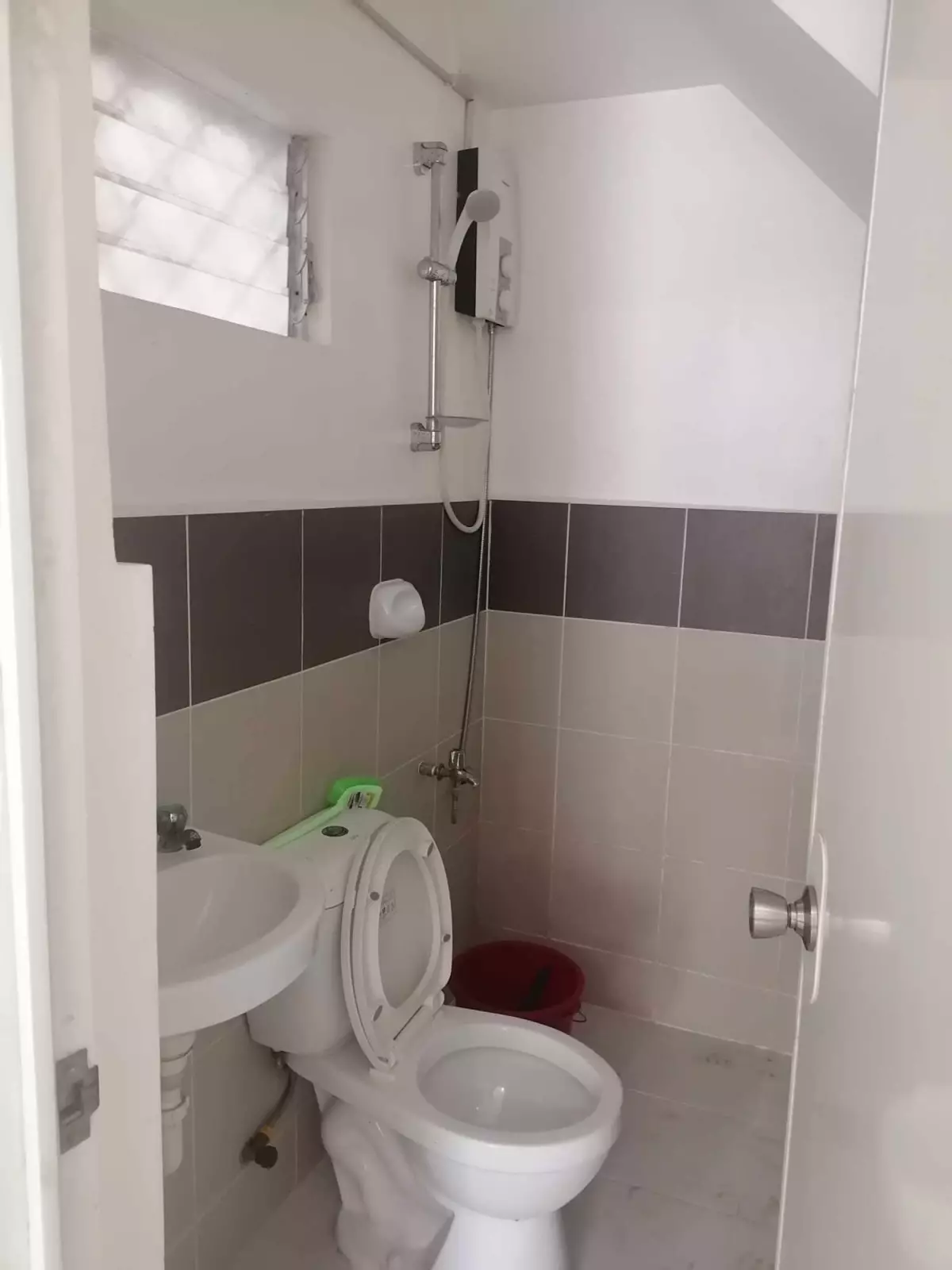 House and lot for Sale - photo 3