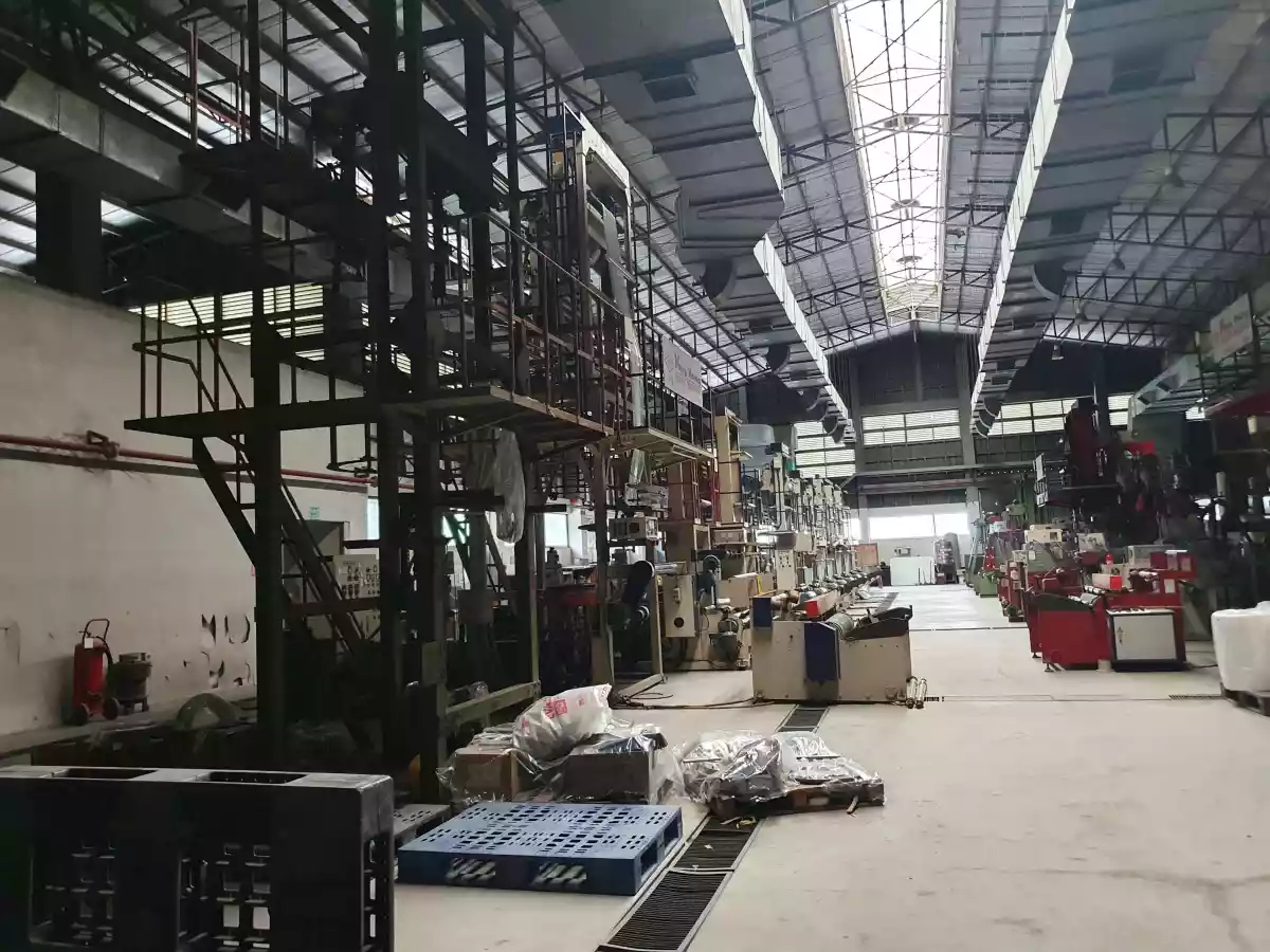 Open photo 11 of 16 — PLASTIC FACTORY FOR SALE