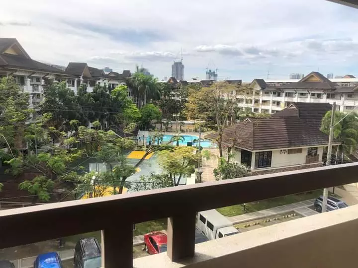 RUSH SALE CLEAN TITLED FULLY FURNISHED 2 BEDROOM CONDO UNIT IN PASIG CITY - photo 5
