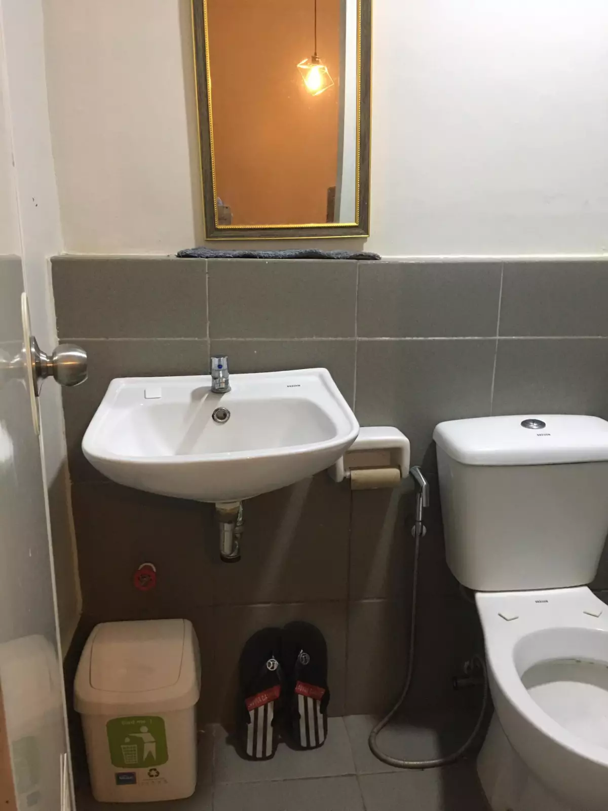 STUDIO UNIT FOR RENT @ THE HEART OF THE City (BACOLOD) — Studio in Bacolod, Negros Occidental, Philippines — Photo 4