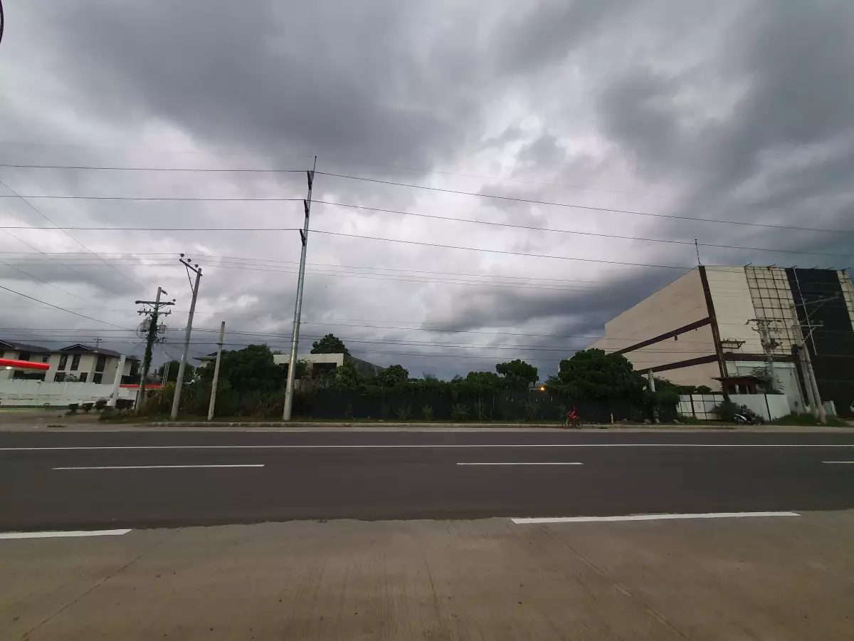 COMMERCIAL LOT 
