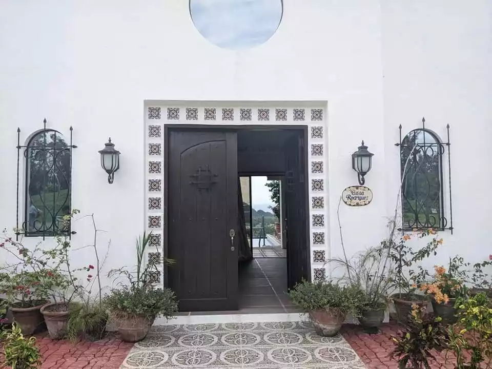 Perfect RETIREMENT HOME with spectacular mountain & ocean view! — Retirement House in Sipalay, Negros Occidental, Philippines — Photo 7