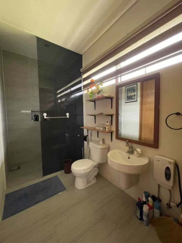 House and Lot for sale FULLY FURNISHED — Beach House / Resort in Danao, Cebu, Philippines — Photo 4