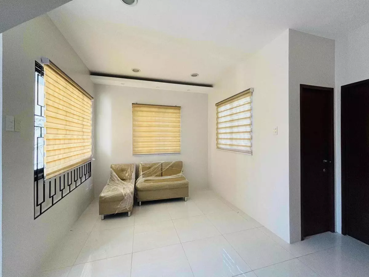 Townhouse for sale in Serenis Subd Talisay City — Townhouse in Mohon Road, Talisay, Cebu — Photo 4