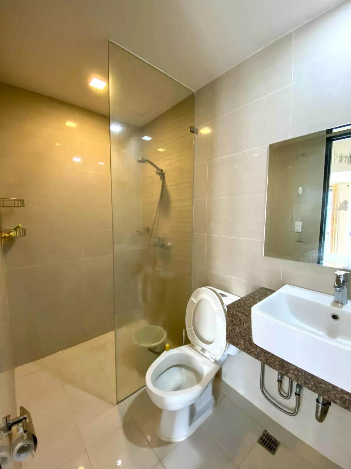 Rush sale condo unit at Salcedo Skysuites Condominium — 1 Bedroom in Makati City, Metro Manila, Philippines — Photo 6