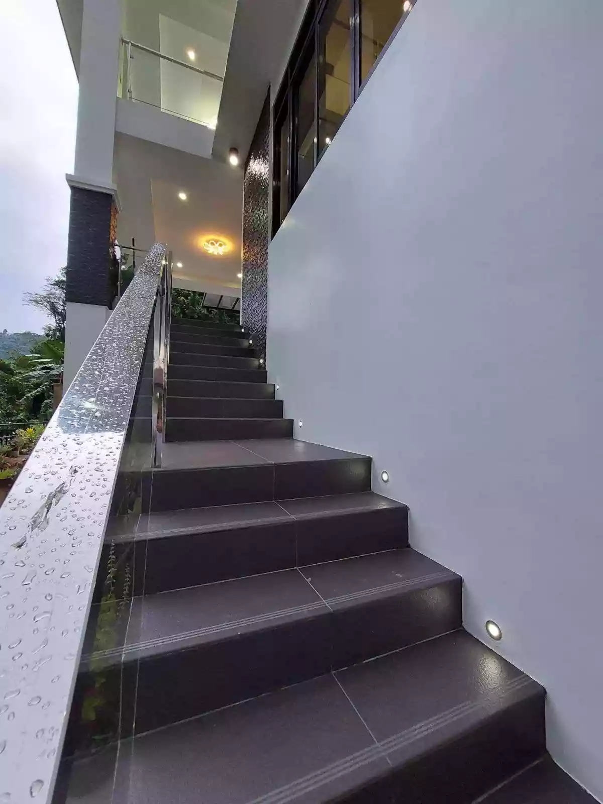 2 Storey Oberlooking Modern Mountain Home and Lot FOR SALE — House and Lot in Cebu, Philippines — Photo 5