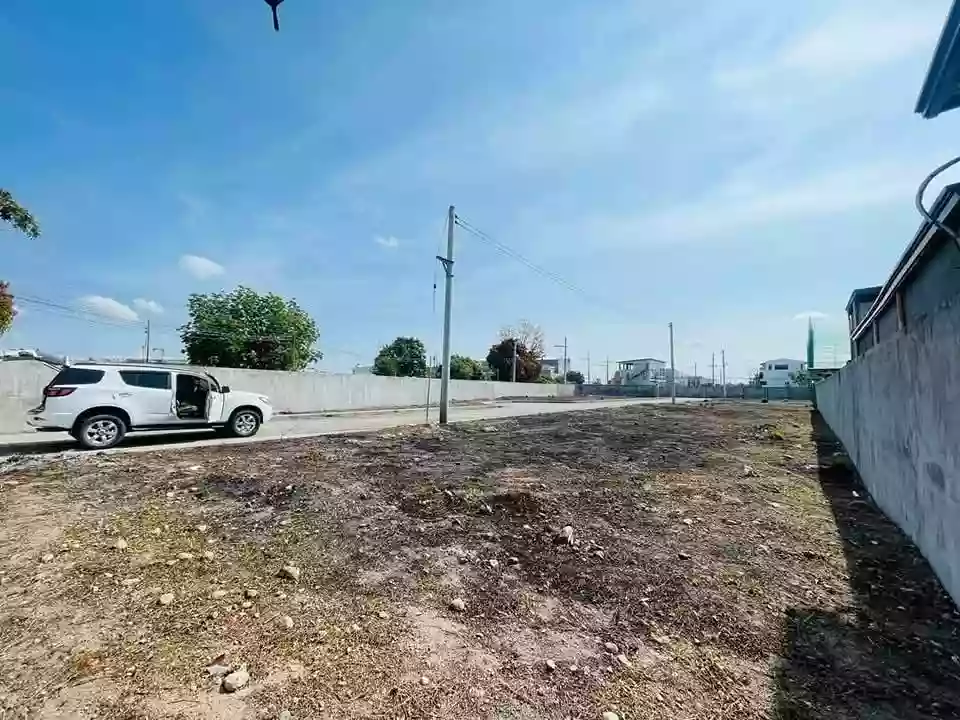 PRIME COMMERCIAL LOT FOR SALE READY FOR MINI SUBDIVISION/RESIDENTIAL PURPOSES OR WAREHOUSE — Commercial Lot in Tarlac, Philippines — Photo 2