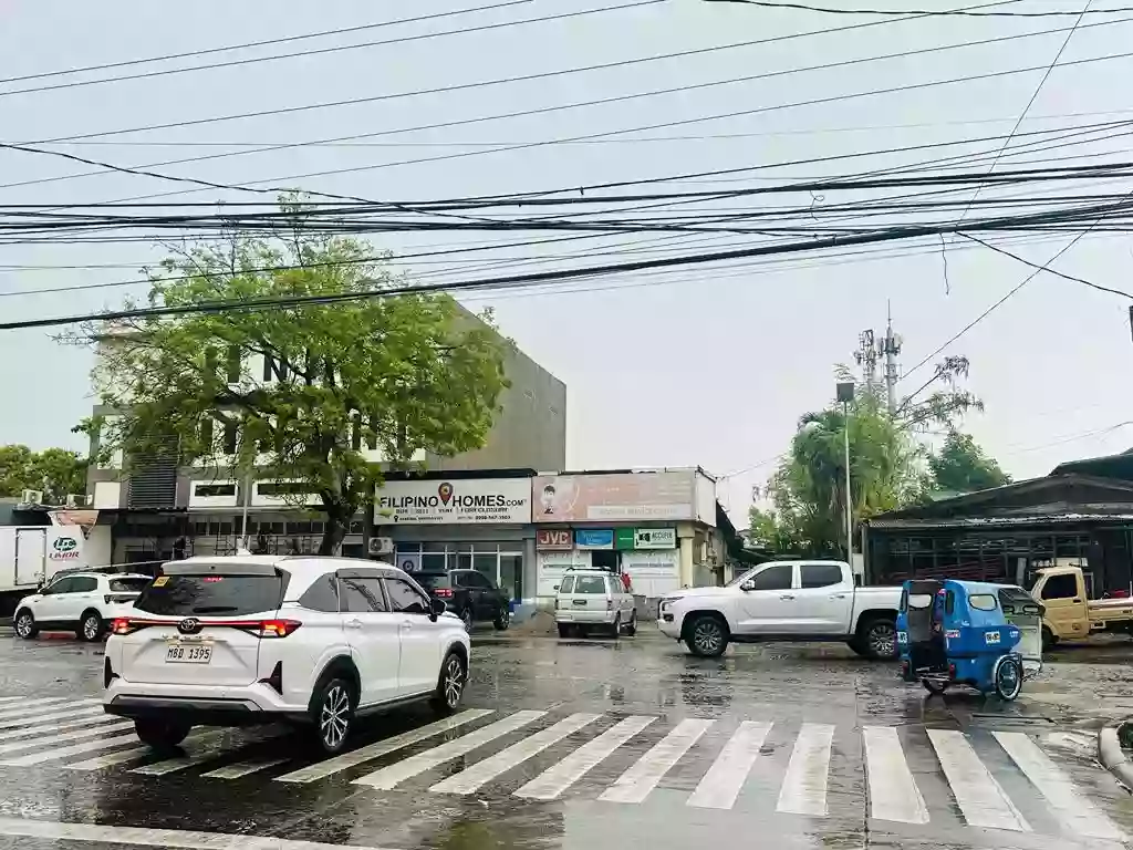 446sqm Commercial Property (Near SM, Chruch, and Plaza Gensan) — Building in Pres. Jose P. Laurel Avenue, General Santos City, South Cotabato — Photo 3
