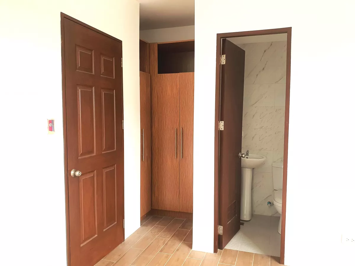 Open photo 18 of 20 — 3 Berdoom Ready to Occupy House and Lot in Labangon