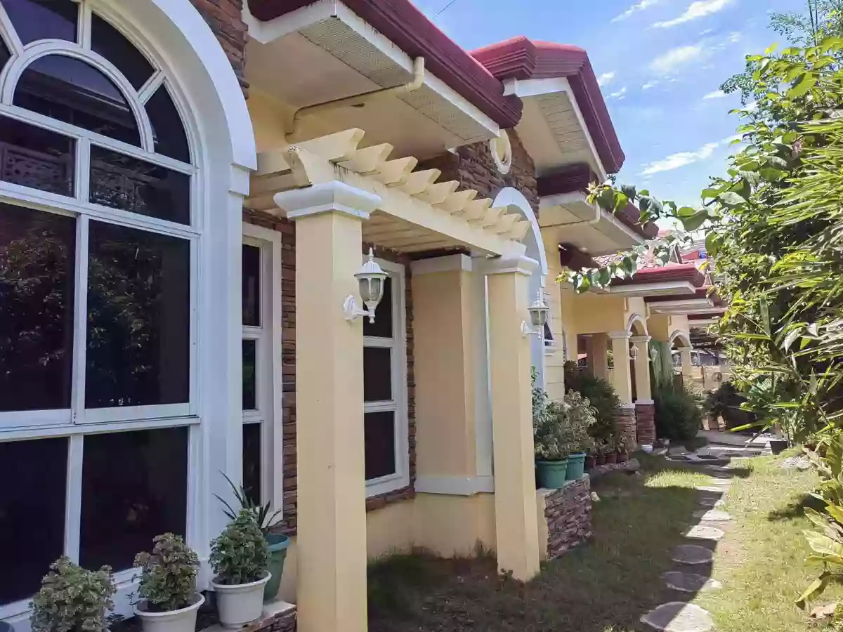 4 BEDROOM BUNGALOW FOR SALE