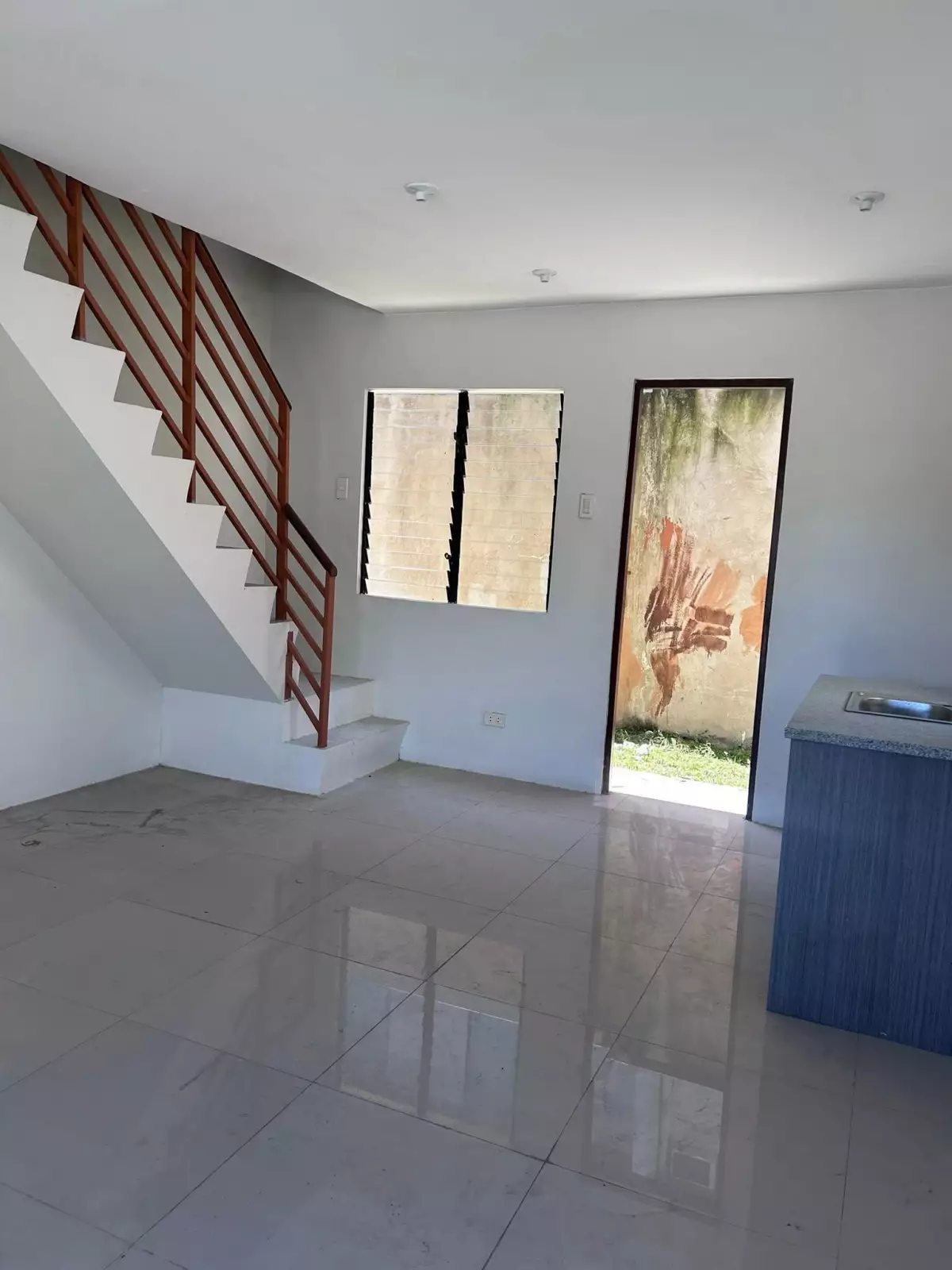 For Assume! Affordable Townhouse in Casa Mira South Naga — Townhouse in San Fernando, Cebu, Philippines — Photo 6
