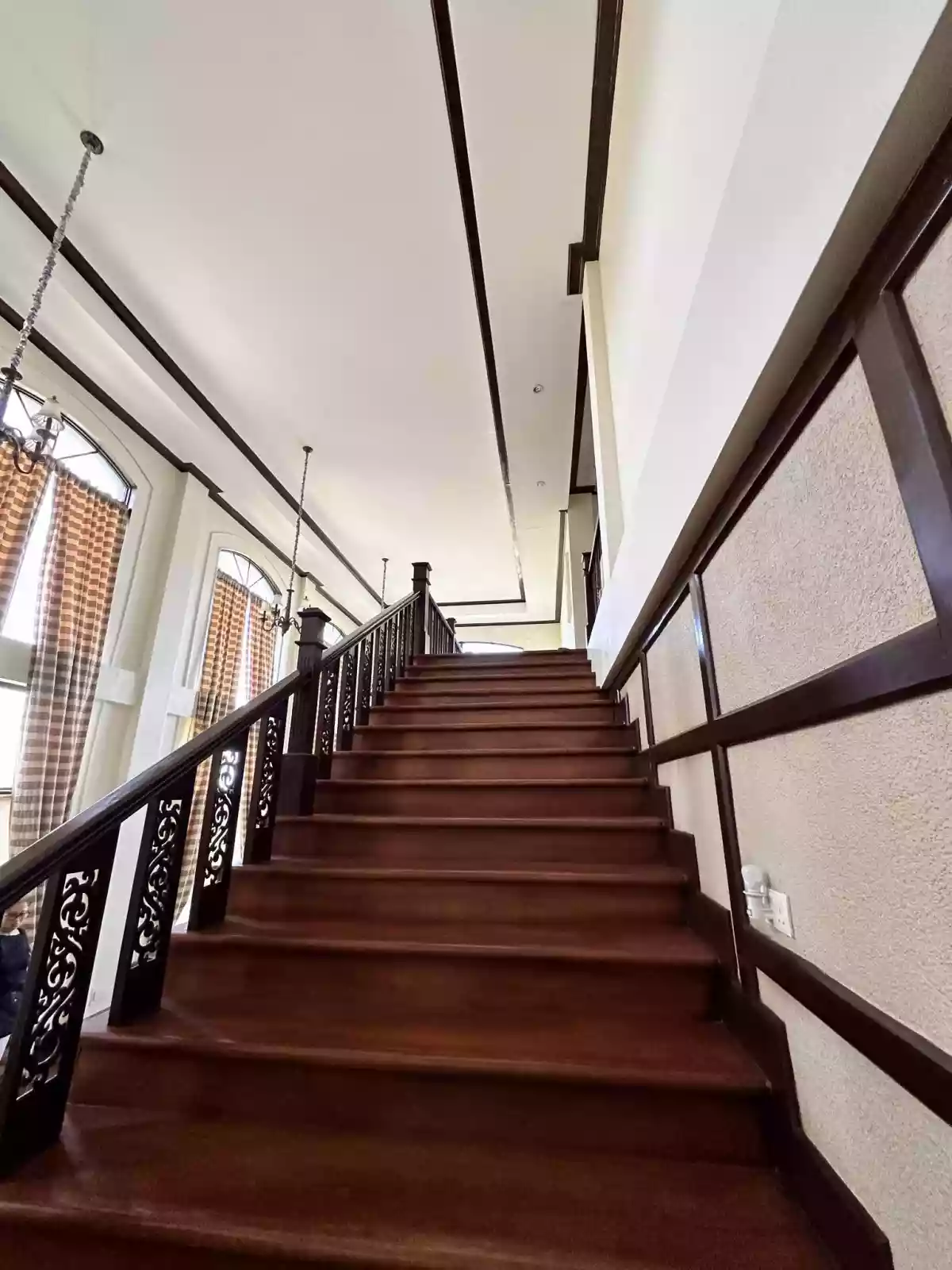 Open photo 20 of 21 — 6 BEDROOM MANSION WITH A MILLION DOLLAR VIEW IN VISTA GRANDE